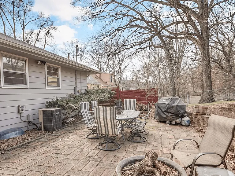 3304 Webster Ave S — Photo 21