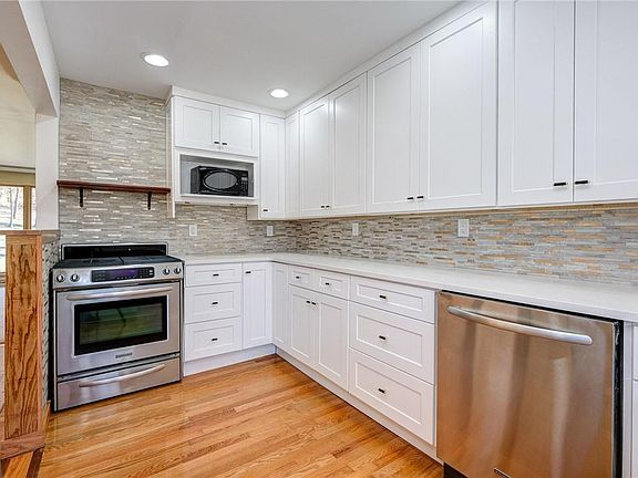 3rd image of 9436 Northgate Dr