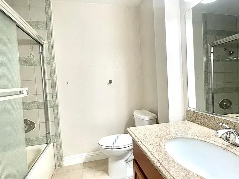Sussex Cir — Photo 8