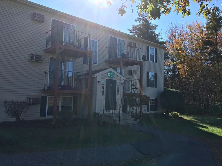 1007 White Cedar Blvd — Photo 1