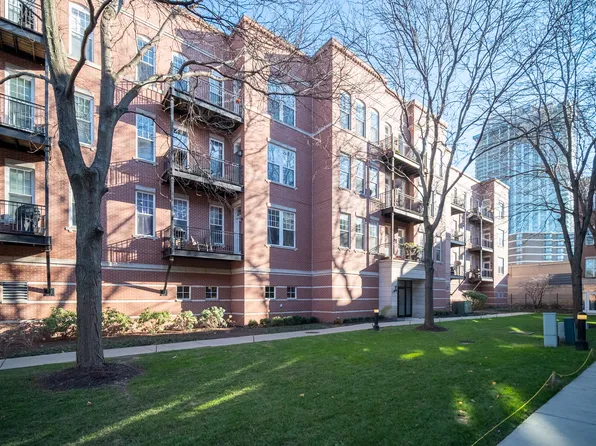 247 W Scott St APT 202, Chicago, IL 60610