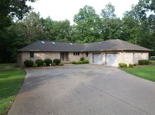 1413 Laurel Cir, Crossville, TN 38555