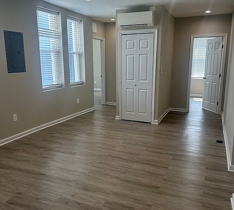 5th image of 2238 N Fulton Ave #2B