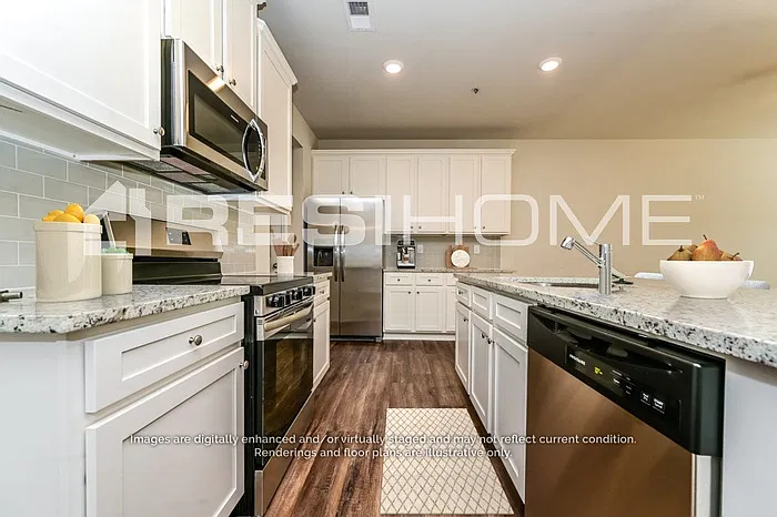 4 bed, 2.5 bath, 1833 sqft, $2,375 — Photo 4