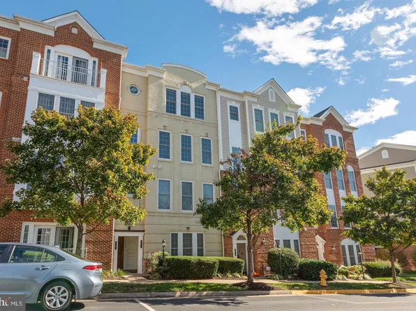 2402 Brookmoor Ln, Woodbridge, VA 22191