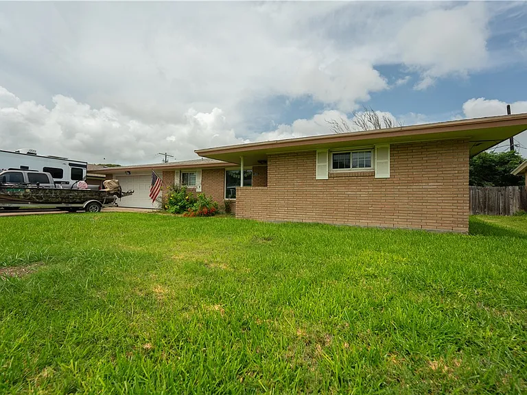 104 W Janin Cir — Photo 2