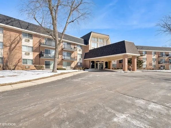 1198 Royal Glen Dr APT 226, Glen Ellyn, IL 60137