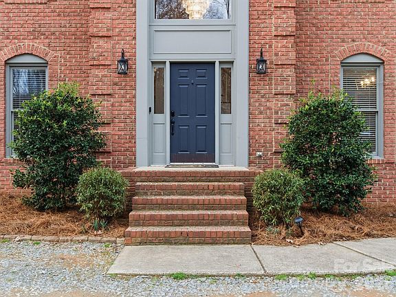 3rd image of 6700 Tree Hill Rd