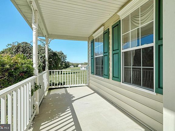 4th image of 63 Eastwood Dr