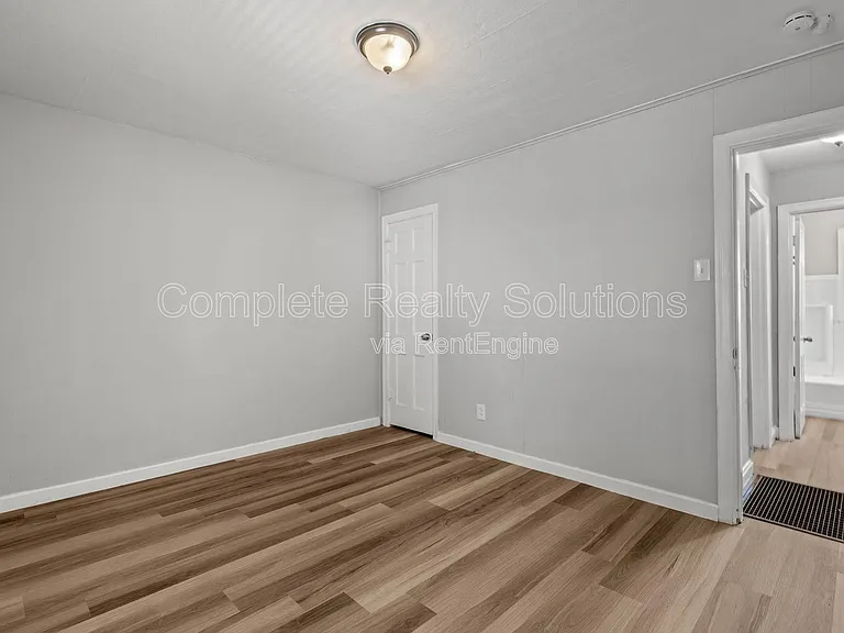 7120 Greenhaven Dr — Photo 15