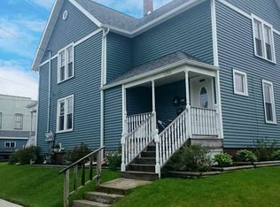 1302 S 15th St #B, Manitowoc, WI 54220