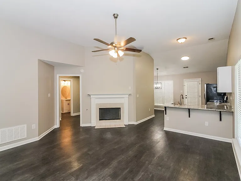 10678 Pecan Meadow Dr N — Photo 5