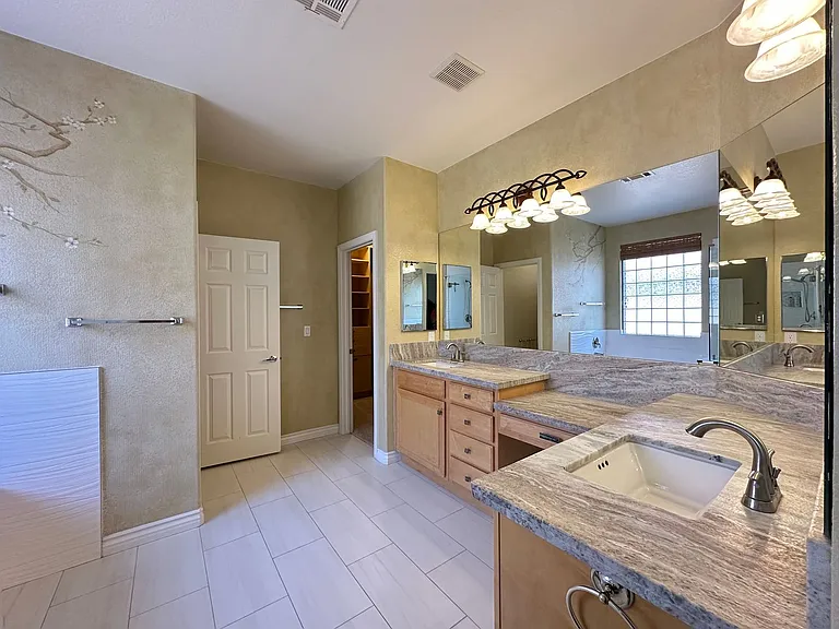 10697 Bonnyhill St — Photo 18