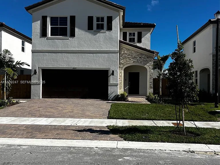 2651 SE 24th Dr — Photo 1