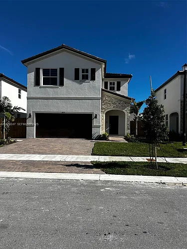 2651 SE 24th Dr Photo 1