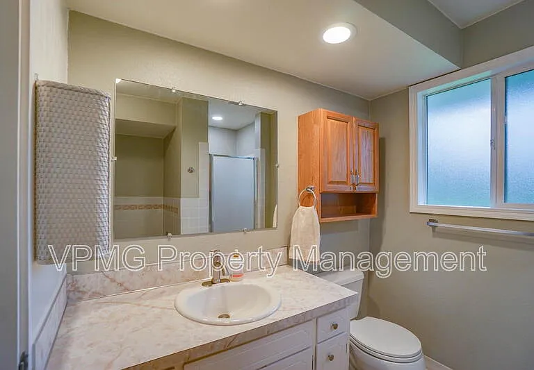 2218 E 18th St #A — Photo 21