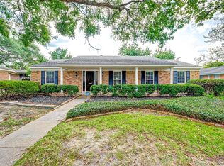 5611 Hummingbird St, Houston, TX 77096