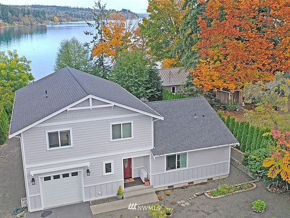 Almost new as the day it was built in 2016, and a "no shoe household"