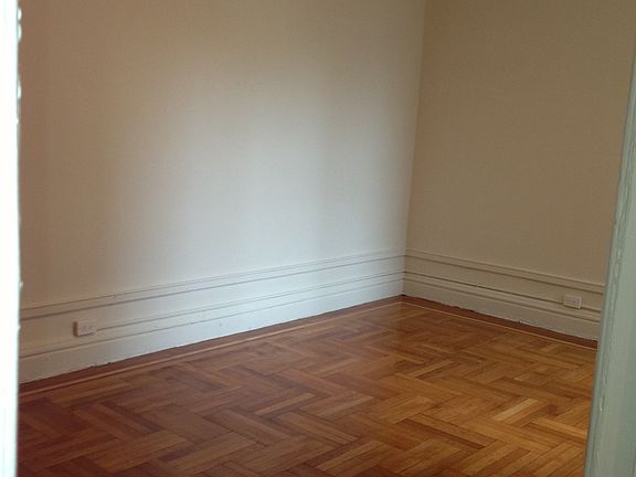 3rd image of 3231 Steuben Ave