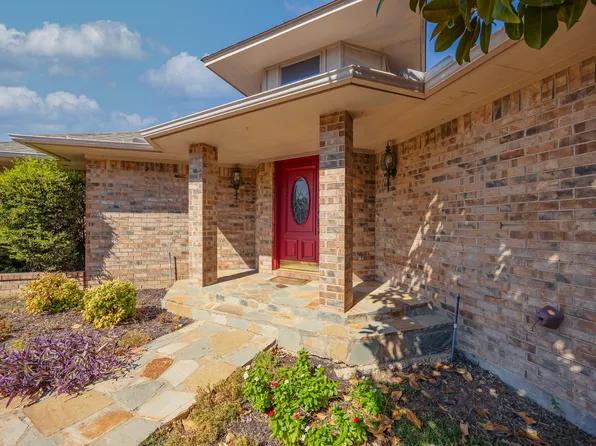 8418 Golf Club Cir, Fort Worth, TX 76179