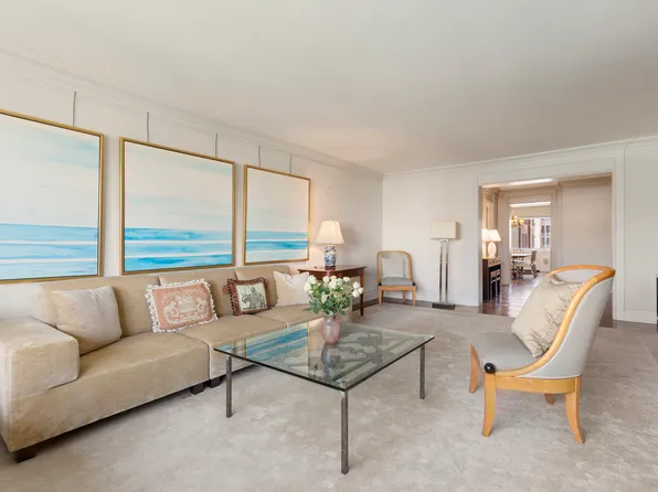 10 East 70th Street image 2 of 14