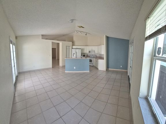 5th image of 7306 NW 1st Mnr