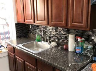 557 82nd St APT 3R, Brooklyn, NY 11209