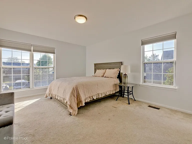 121 Commons Ct — Photo 18