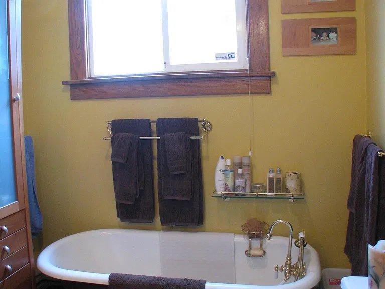 2364 Clermont St — Photo 11