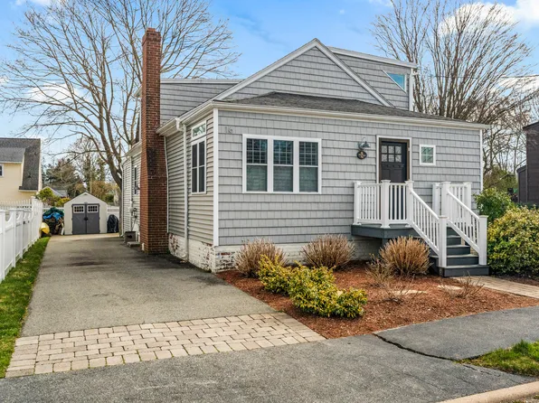 16 Laurel Street, Waterford, CT 06385