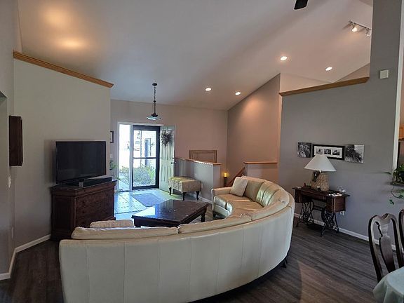 4th image of 125 Meadow Ridge Lane