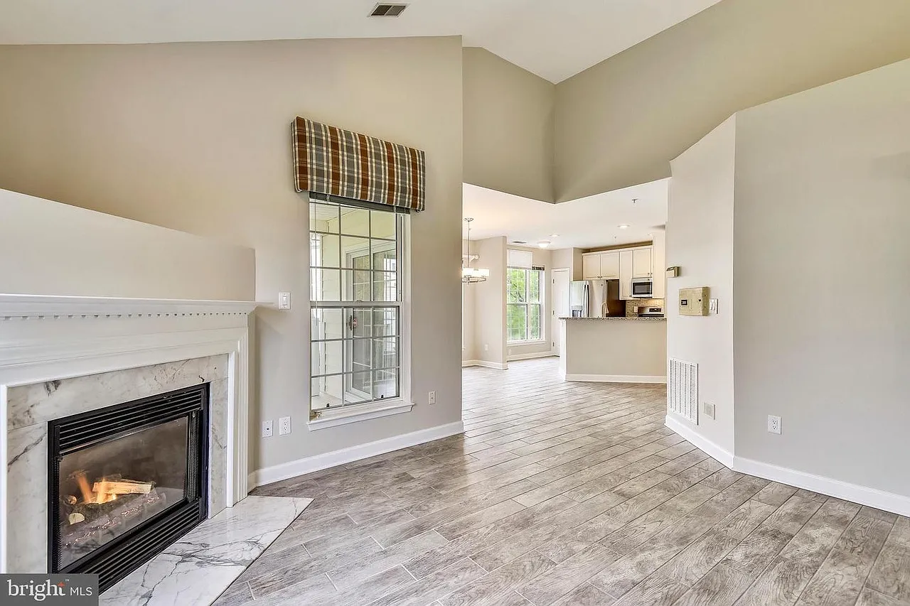 43114 Watercrest Sq — Photo 3