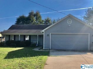 611 Westbrook Dr SW, Decatur, AL 35603