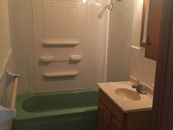 4th image of 316 Oak St