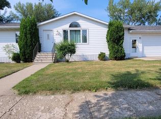 403/405 Water St E, Medina, ND 58467