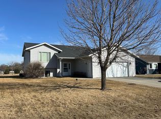 1612 Richland Ave SW, Willmar, MN 56201