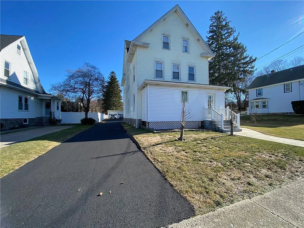 3 bed, 865 sqft, $2,000 — Photo 1