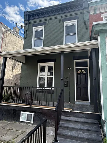 6022 Pine St Photo 1
