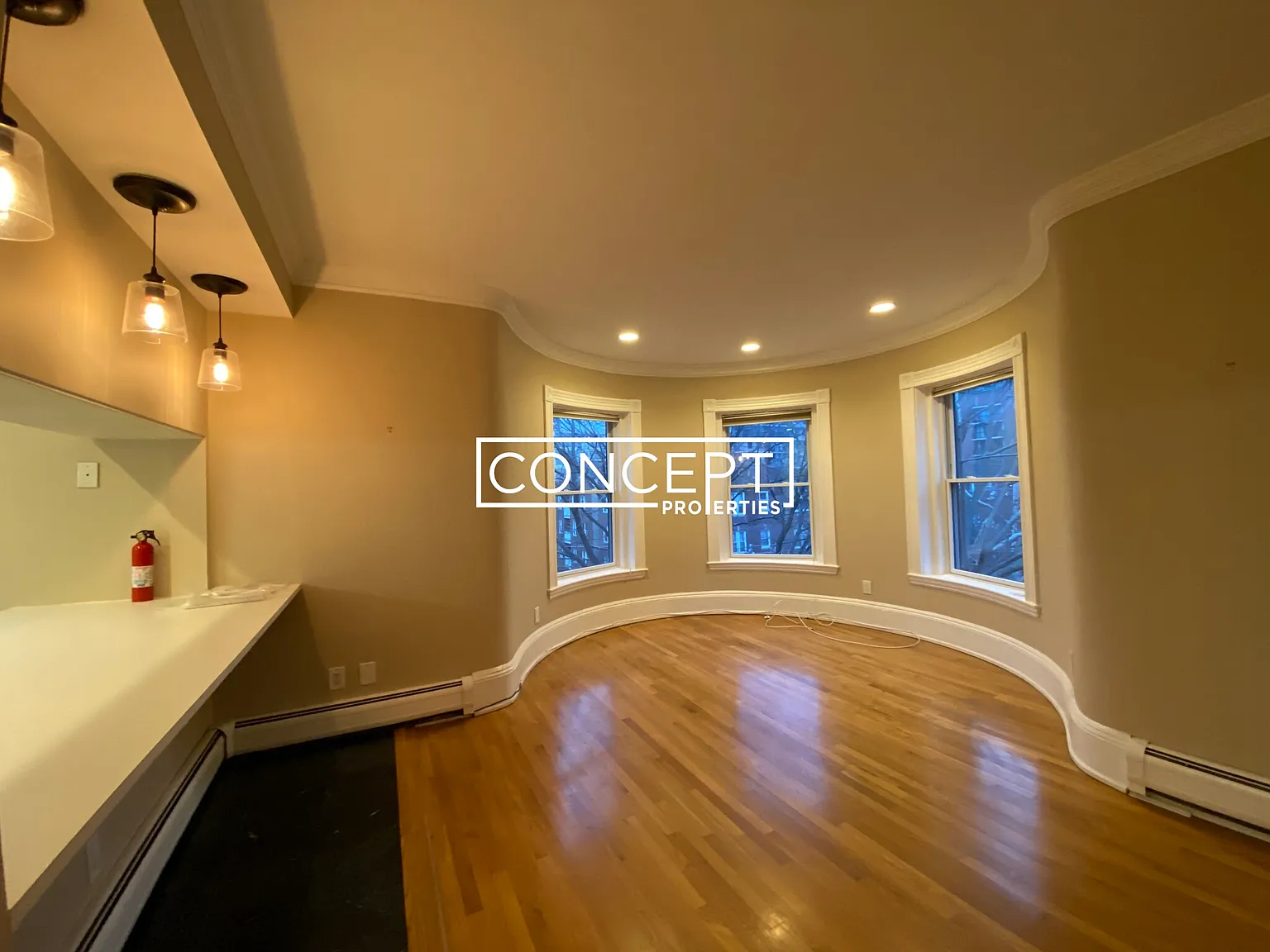 2 bed, 9999 sqft, $4,500 — Photo 3