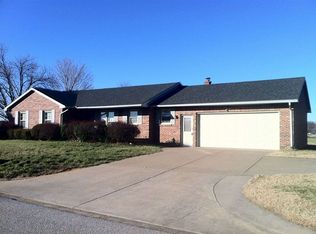 7400 Ridgeway Ave, Evansville, IN 47715