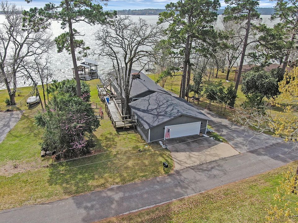 1st image of 329 Sassafras Dr