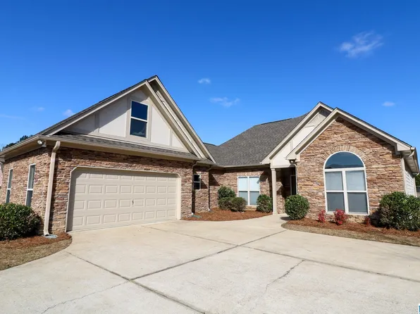 1054 Deerwood Cir, Pell City, AL 35125