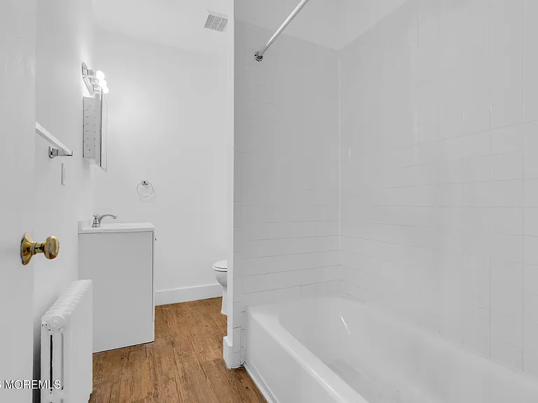 805 6th Ave #1 — Photo 17