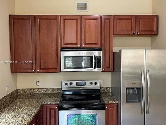 4th image of 3001 NE 185th St APT 437