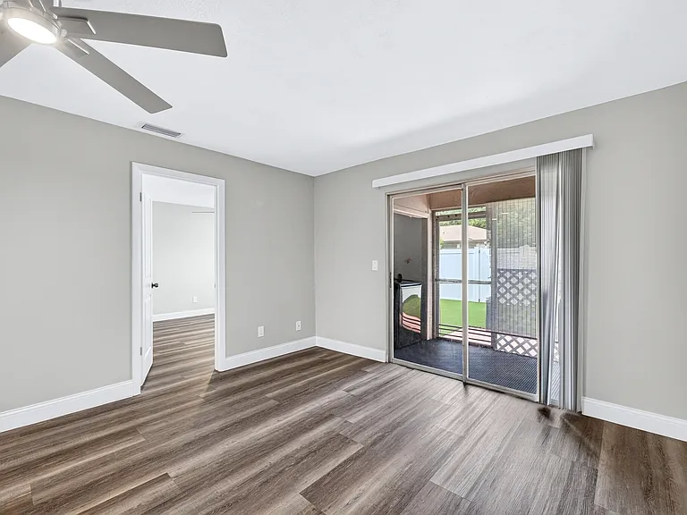 6363 Bonnie Bay Cir N — Photo 20