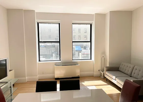 Rented by Tabak Real Estate | media 12