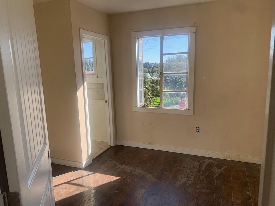 2nd image of 4037 1/2 National Ave #1/2