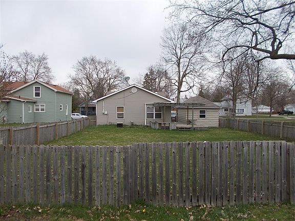 2nd image of 311 W McArthur St