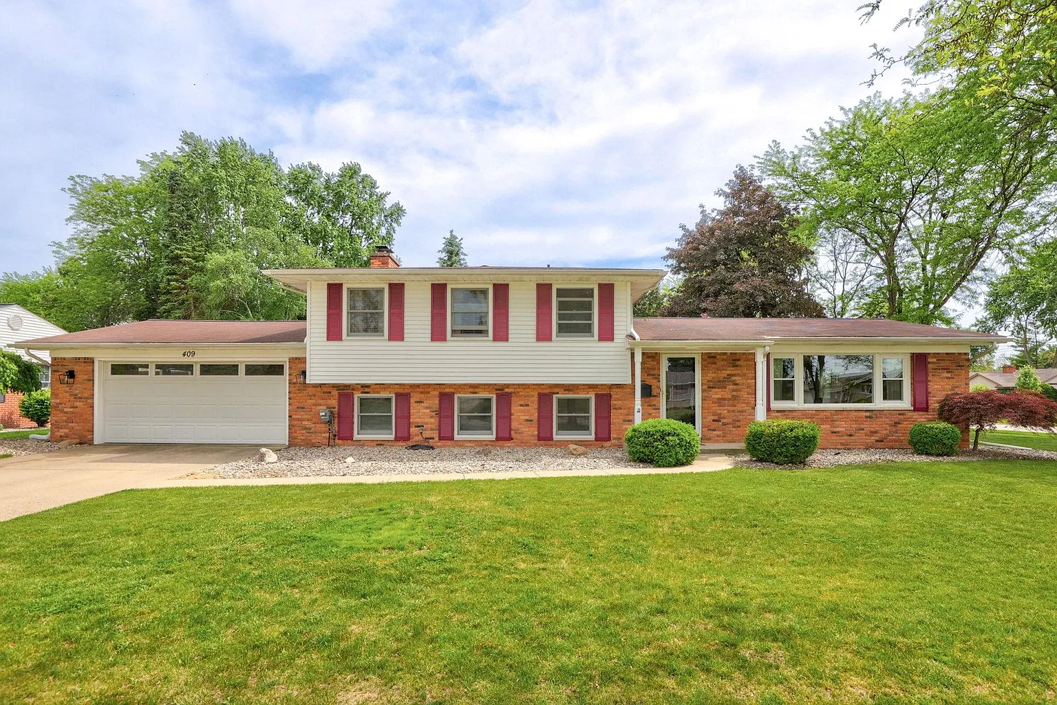409 Sunburst Dr photo 1