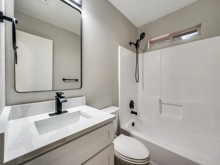 2238 Arroyo Ave — Photo 6